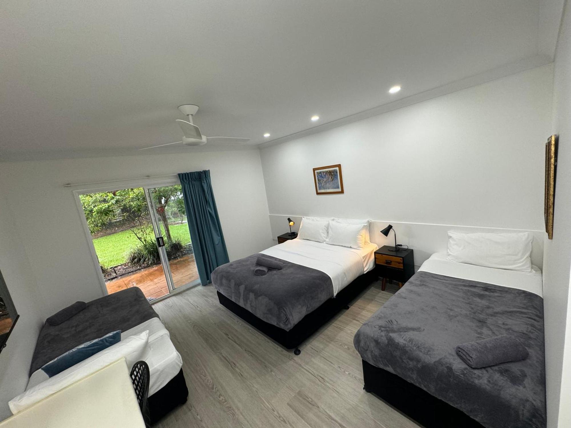 Mareeba Motor Inn Bagian luar foto