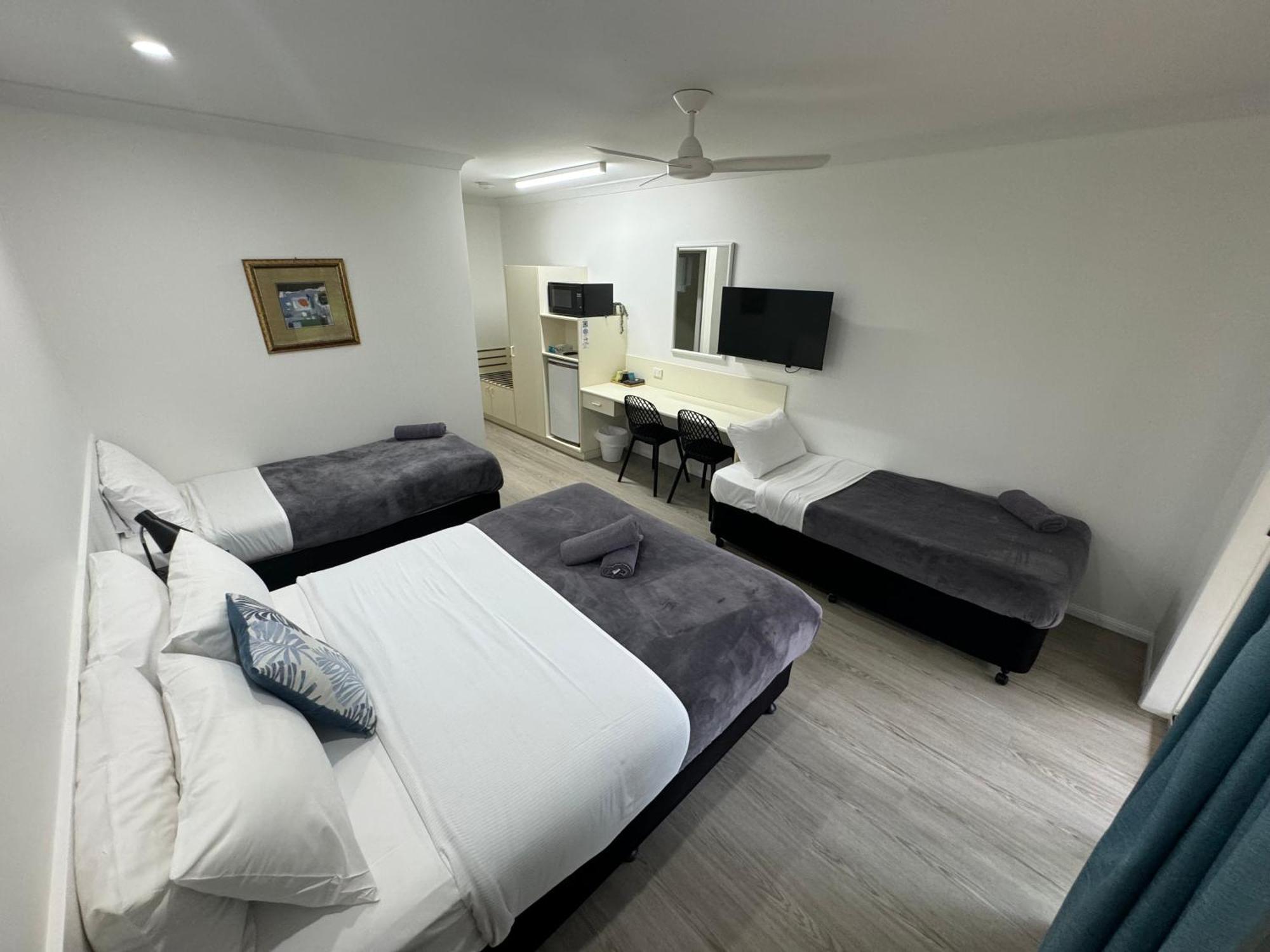 Mareeba Motor Inn Bagian luar foto