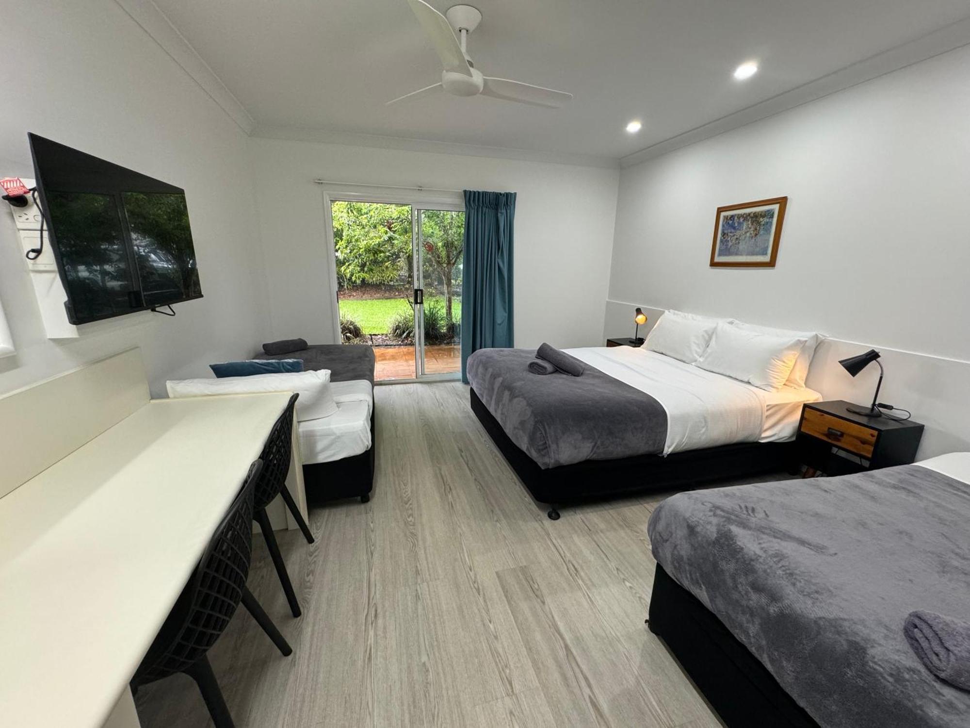 Mareeba Motor Inn Bagian luar foto