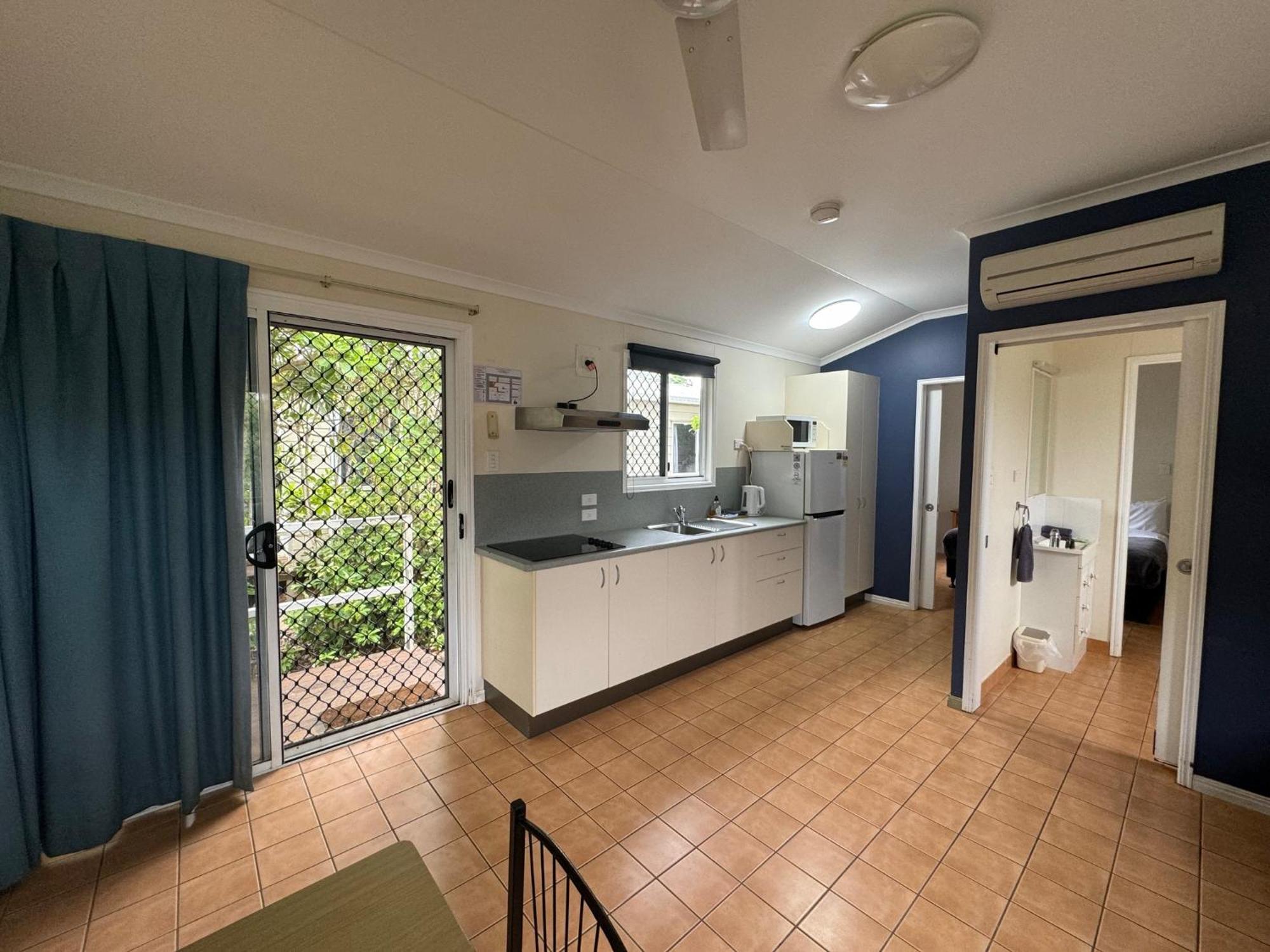 Mareeba Motor Inn Bagian luar foto