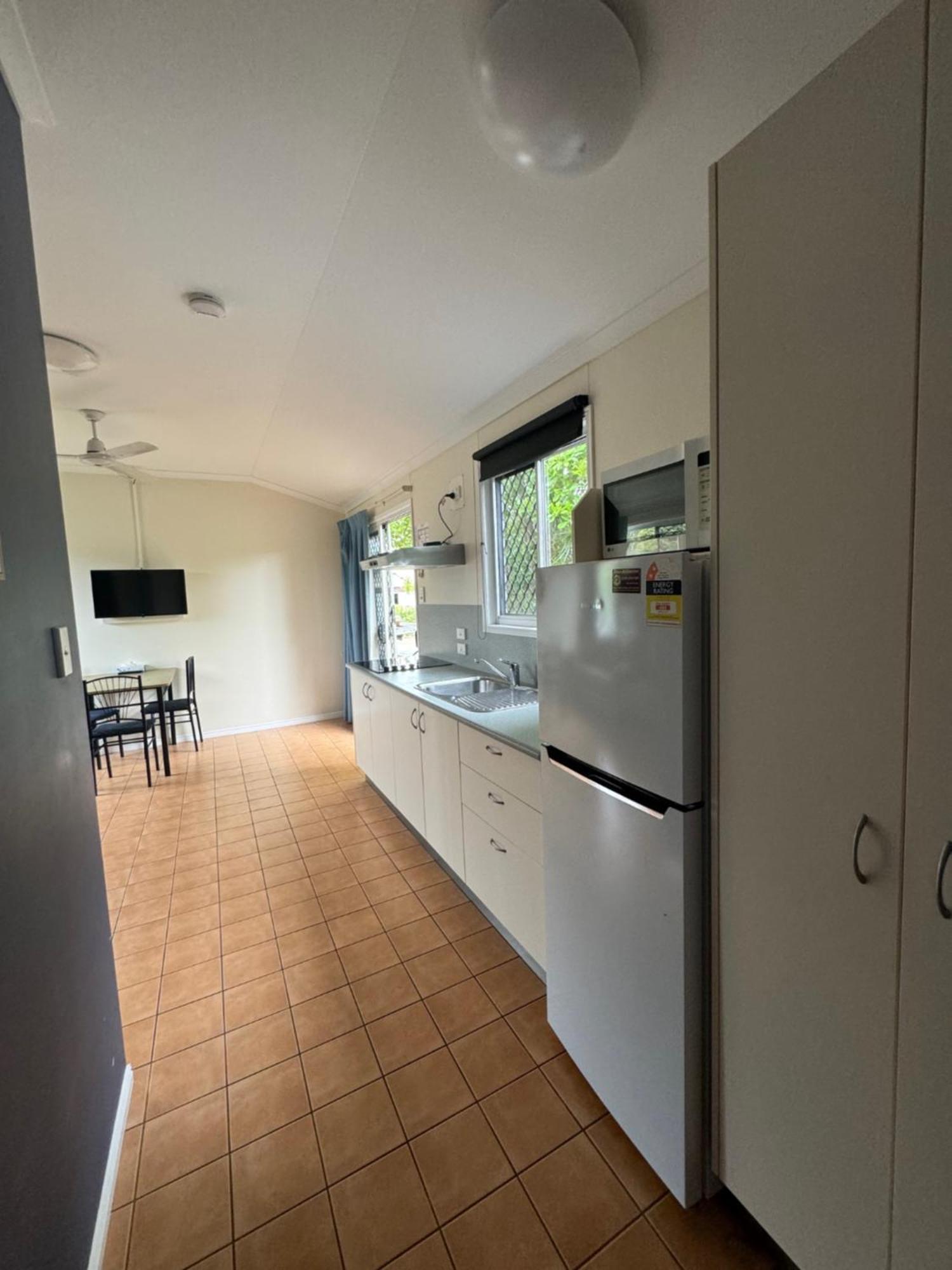 Mareeba Motor Inn Bagian luar foto
