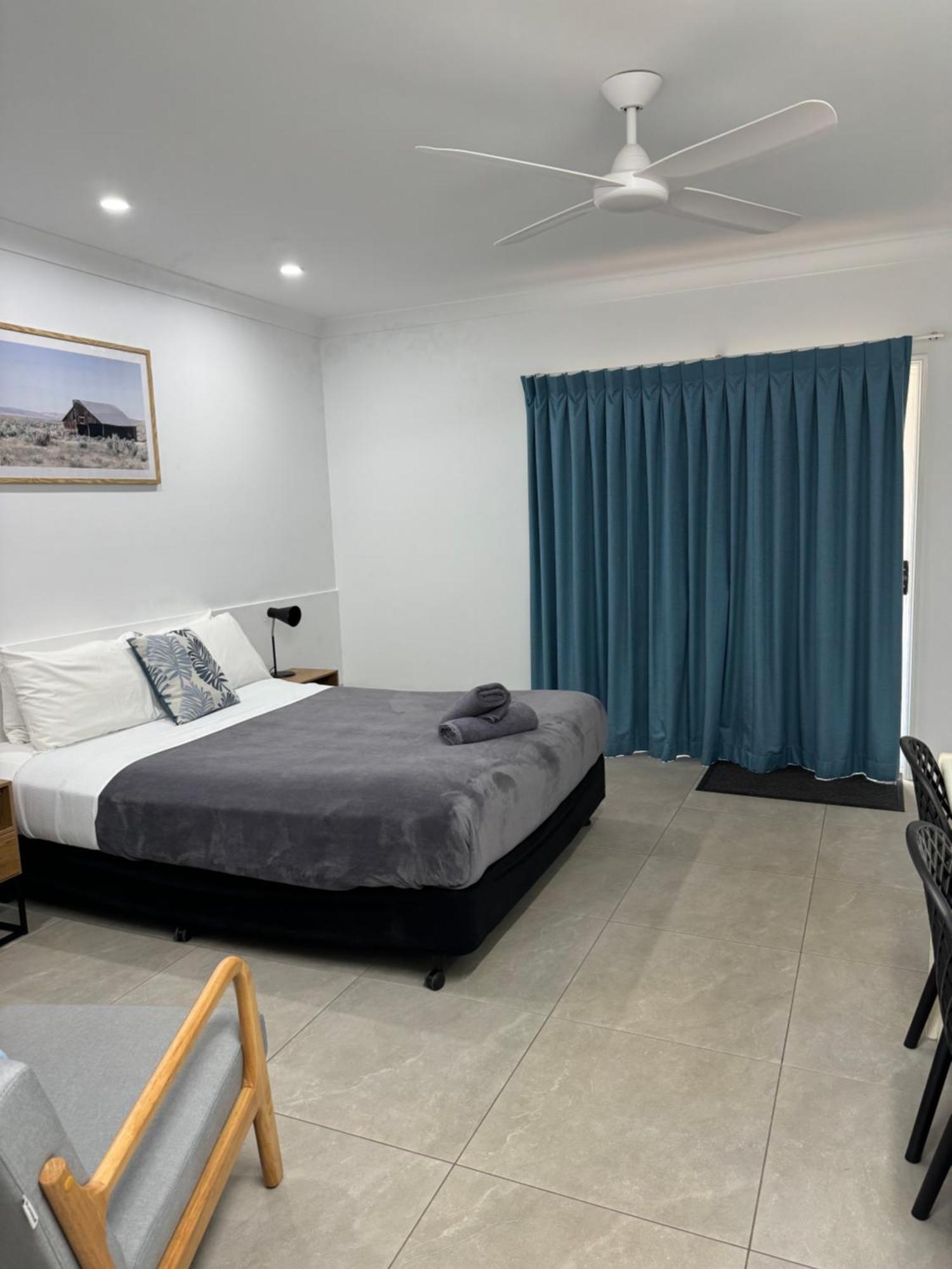 Mareeba Motor Inn Bagian luar foto