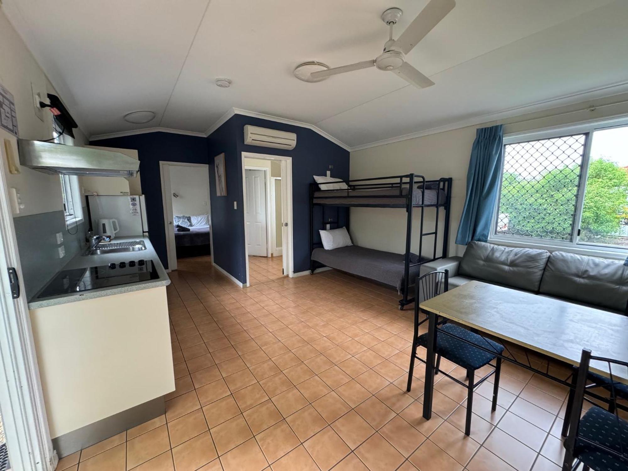 Mareeba Motor Inn Bagian luar foto