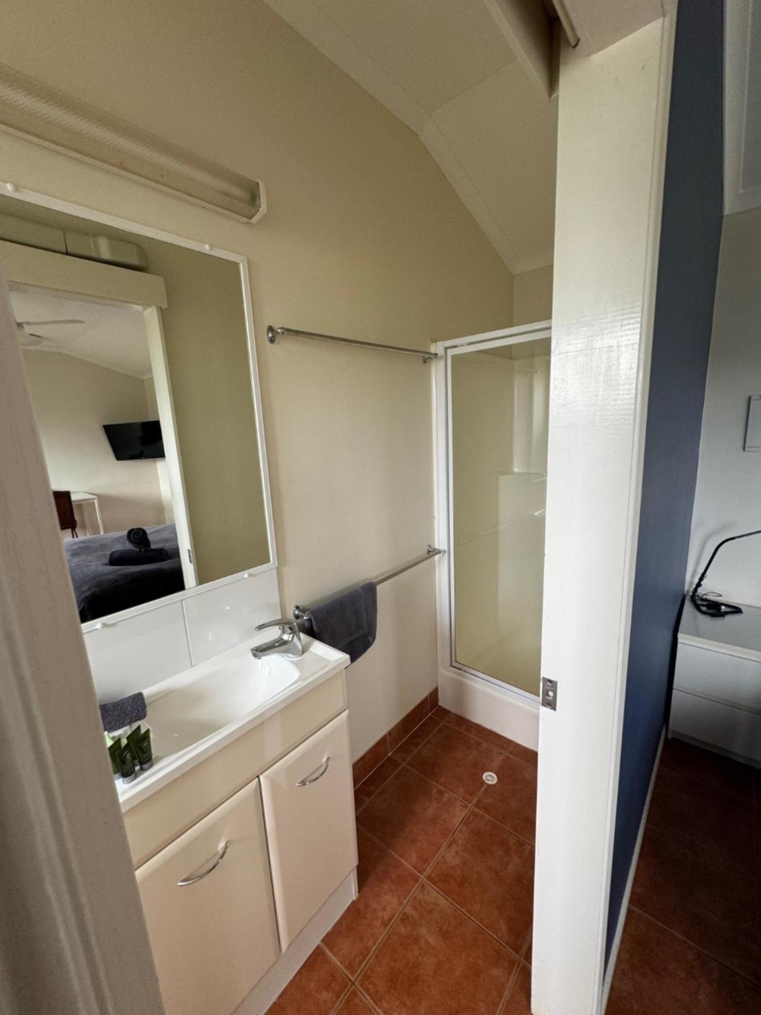 Mareeba Motor Inn Bagian luar foto