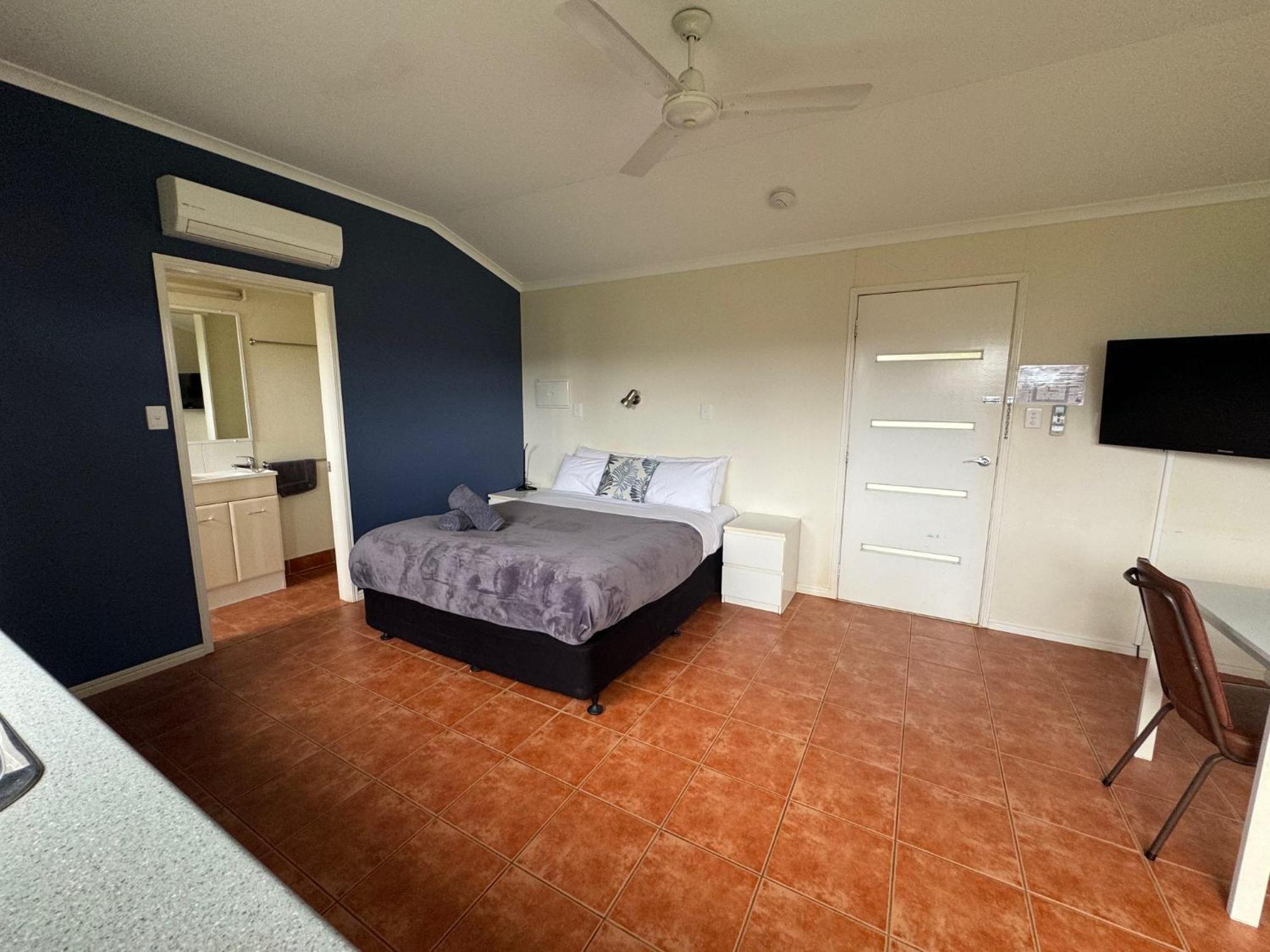 Mareeba Motor Inn Bagian luar foto