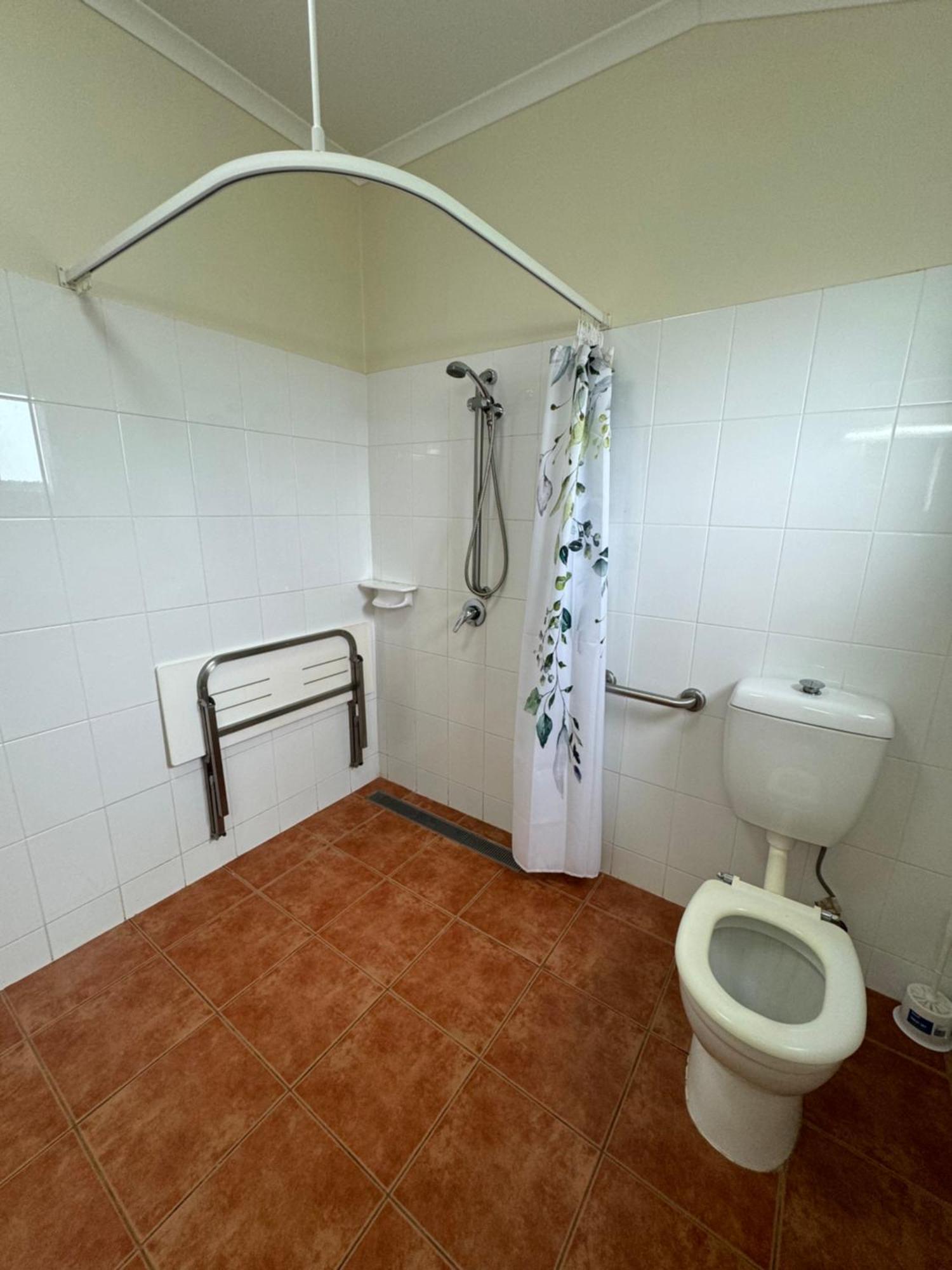 Mareeba Motor Inn Bagian luar foto