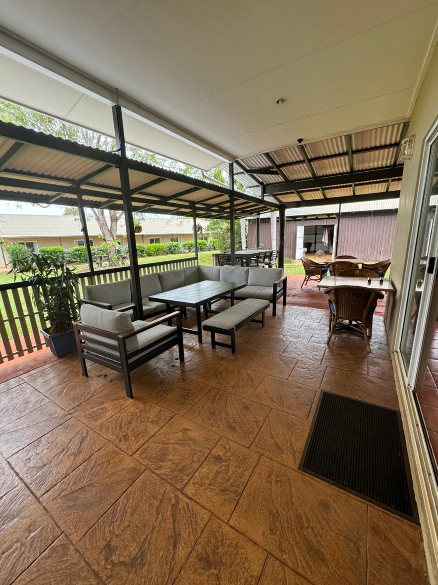 Mareeba Motor Inn Bagian luar foto
